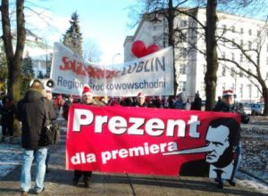 06.12.2012 Warszawa. Związkowcy z Lublina protestują przeciw umowom śmieciowym. 