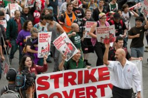 29.08.13 Strajk pracowników fast foodów w 60 miastach USA. Strajki rozpoczęli pracownicy w Nowym Jorku w listopadzie ub.r.