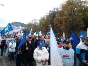 18.10.14.  7 tys. pracowników Poczty Polskiej protestuje przed Ministerstwem Administracji 