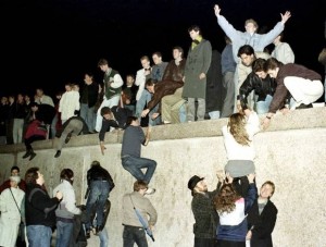 09.11.1989 Obalenie Muru Berlińskiego.