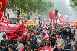26.05.15 Paryż. Stutysięczna demonstracja. W tym dniu zastrajkowali pracownicy wszystkich 19 elektrowni jądrowych we Francji.